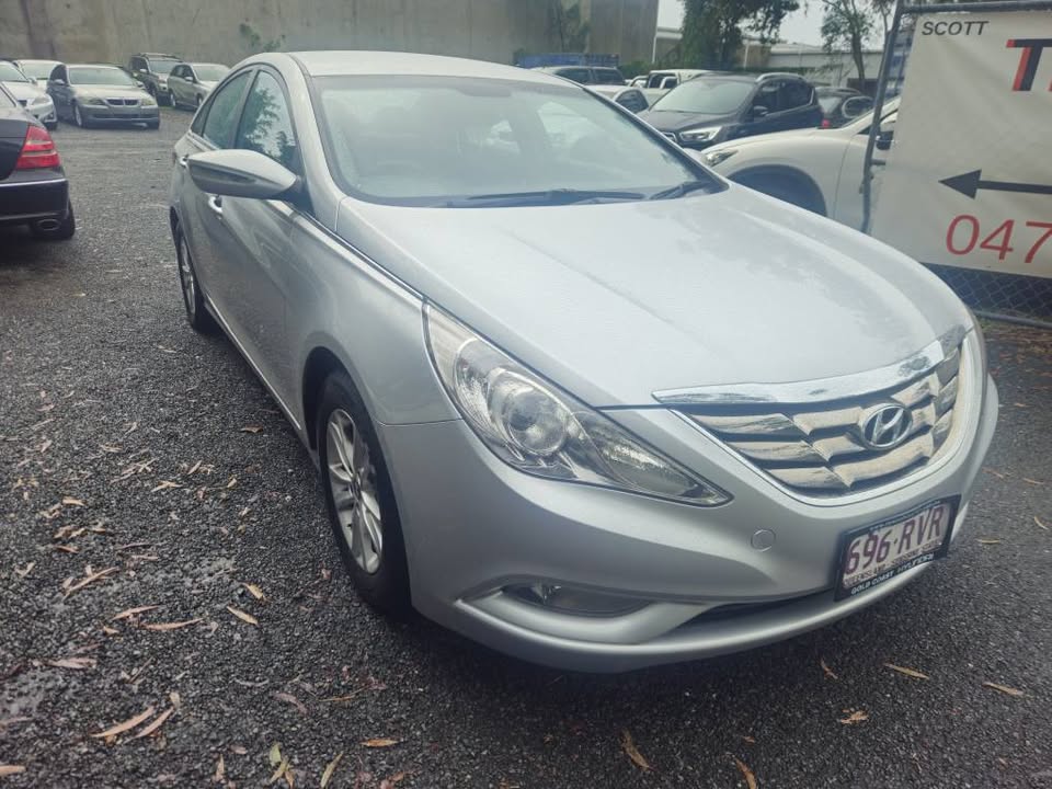 2011 Hyundai i45 active luxurious auto sedan 3.jpg